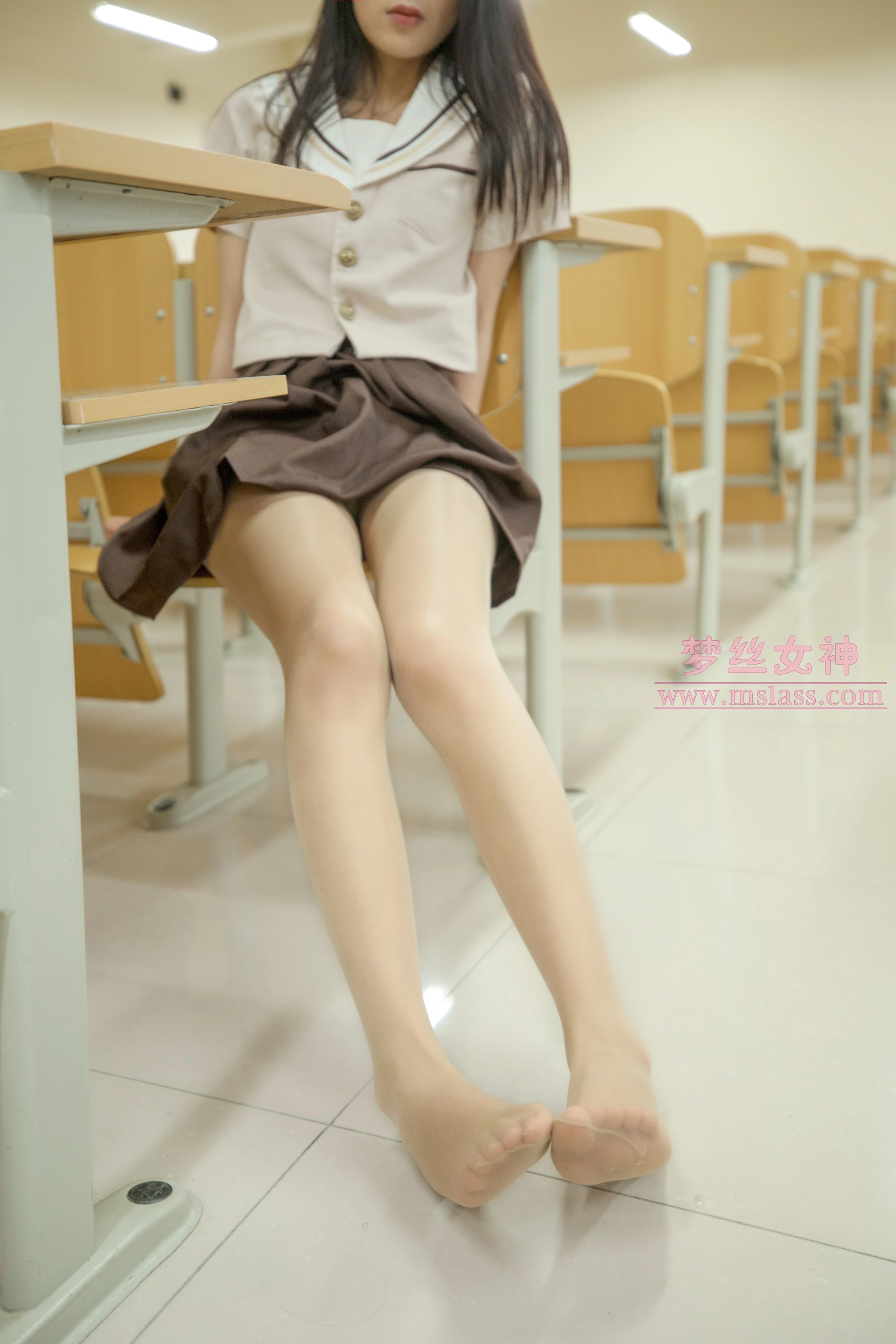 MSLASS梦丝女神 - 2019.05.22 NO.019 雪馨 清新的丝袜美 2